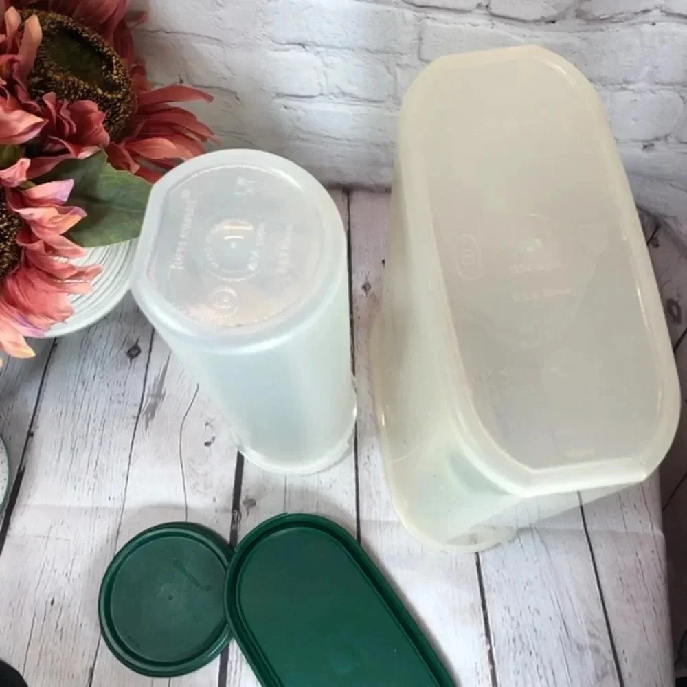 Tupperware modular mates oval 5 and round 5 green